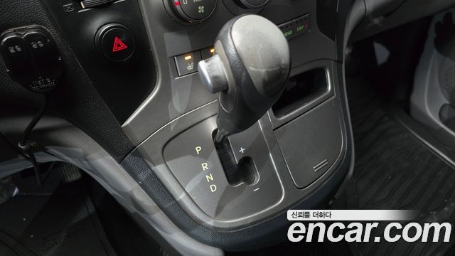 Hyundai Starex 2011 thumb 10