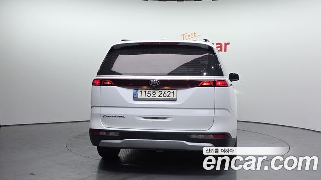 Kia Carnival 2021 thumb 5