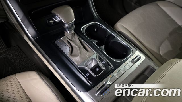Kia Carnival 2021 thumb 9