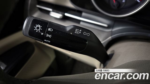 Kia Carnival 2021 thumb 12