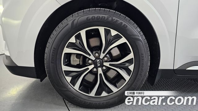 Kia Carnival 2020 thumb 5