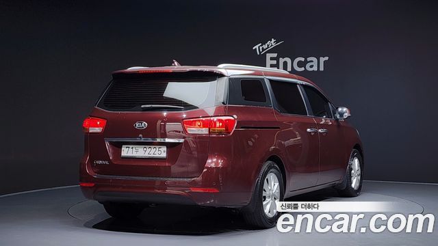 Kia Carnival 2015 thumb 3