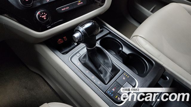 Kia Carnival 2015 thumb 9