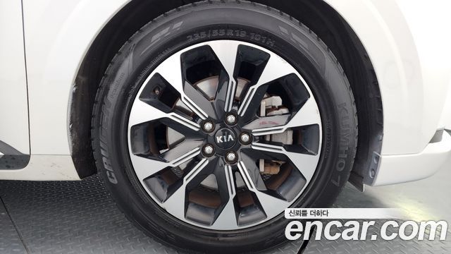 Kia Carnival 2021 thumb 6
