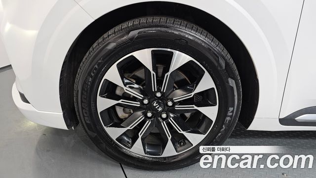 Kia Carnival 2021 thumb 6