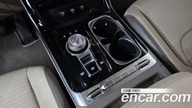 Kia Carnival 2021 thumb 10