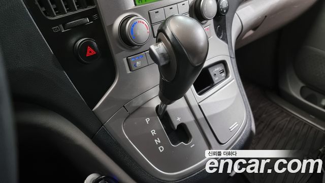 Hyundai Starex 2013 thumb 10