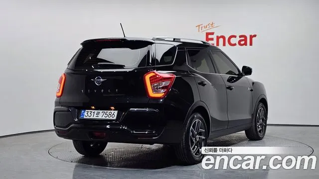 SsangYong Tivoli 2022 thumb 3
