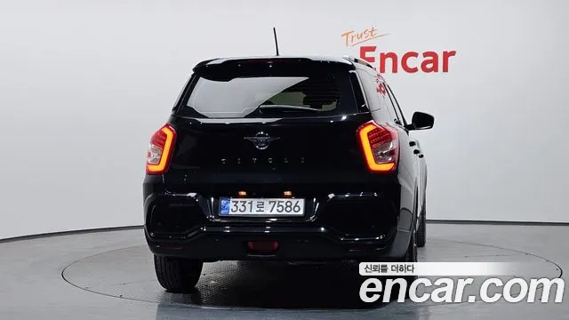 SsangYong Tivoli 2022 thumb 5