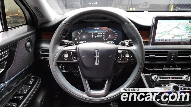 Lincoln Corsair 2021 thumb 12
