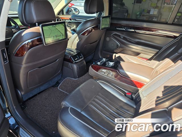 Genesis G90 2016 thumb 8