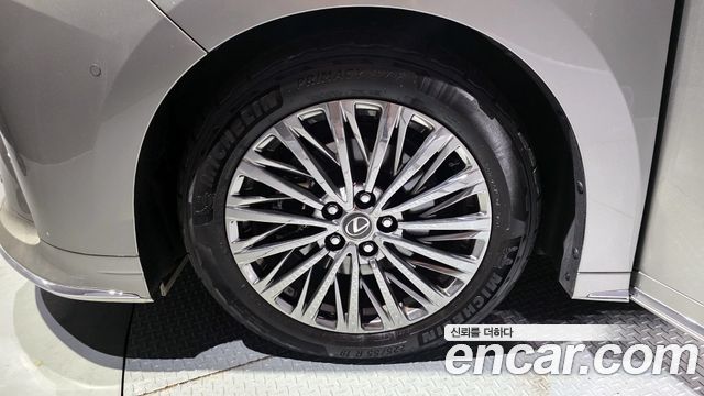 Lexus LM 2024 thumb 5