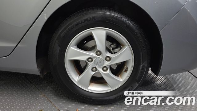 Hyundai Avante 2015 thumb 6
