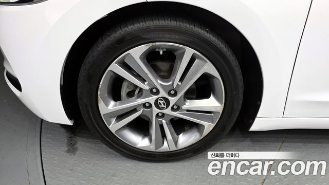 Hyundai Avante 2017 thumb 6
