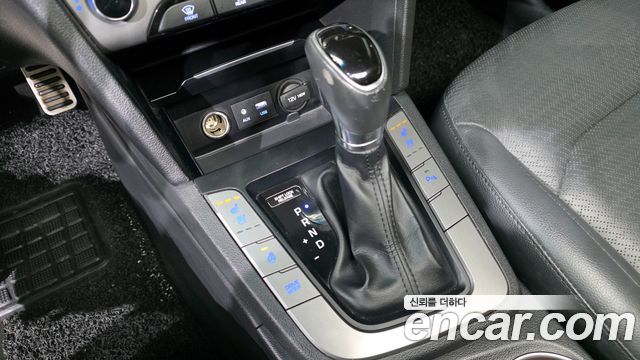 Hyundai Avante 2017 thumb 10