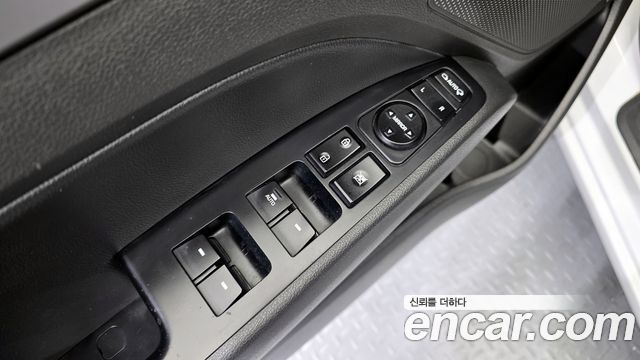 Hyundai Avante 2017 thumb 12