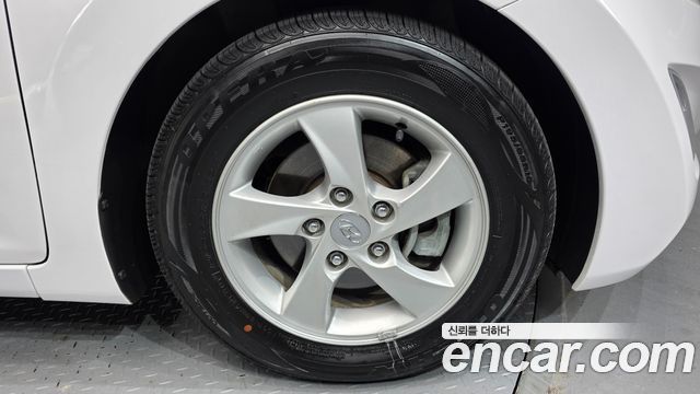 Hyundai Avante 2013 thumb 6