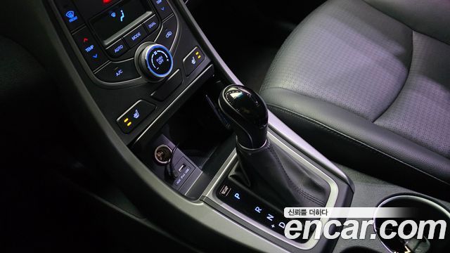 Hyundai Avante 2013 thumb 10