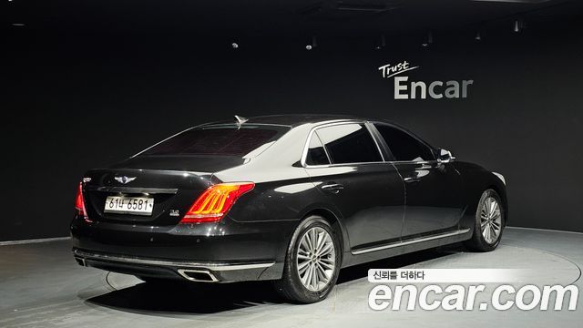 Genesis G90 2018 thumb 3