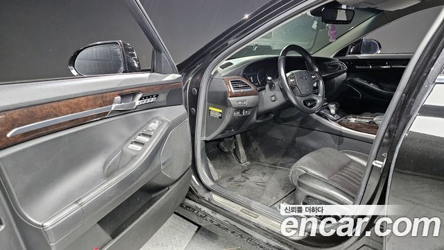 Genesis G90 2018 thumb 10