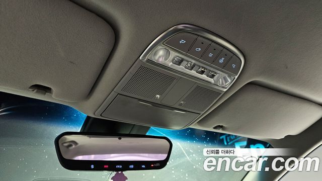 Genesis G90 2018 thumb 11