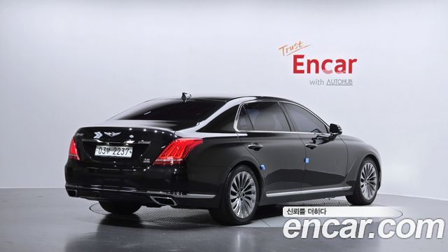 Genesis G90 2017 thumb 3
