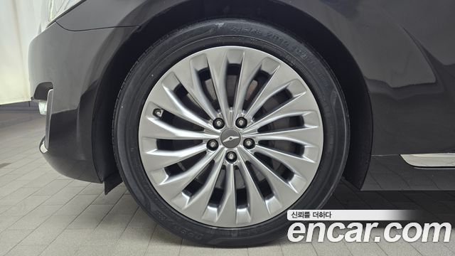 Genesis G90 2017 thumb 6
