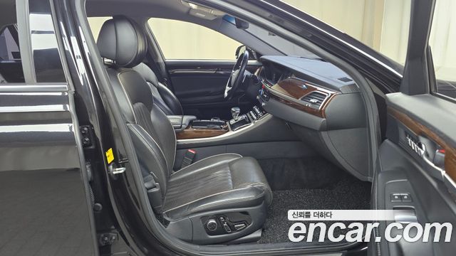 Genesis G90 2017 thumb 11