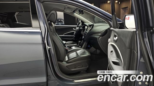 Hyundai Santa Fe 2016 thumb 10