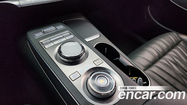Genesis GV70 2021 thumb 10