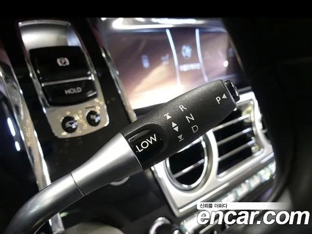 Rolls-Royce Wraith 2019 thumb 10