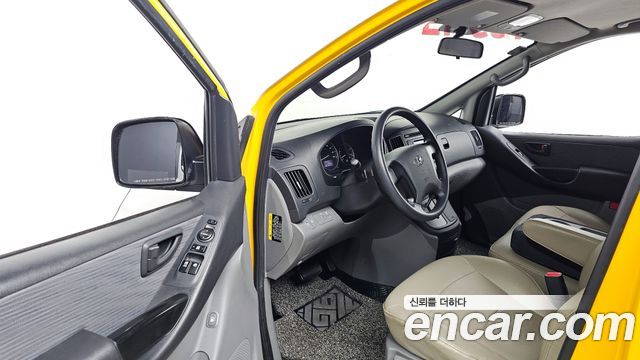 Hyundai Starex 2017 thumb 11