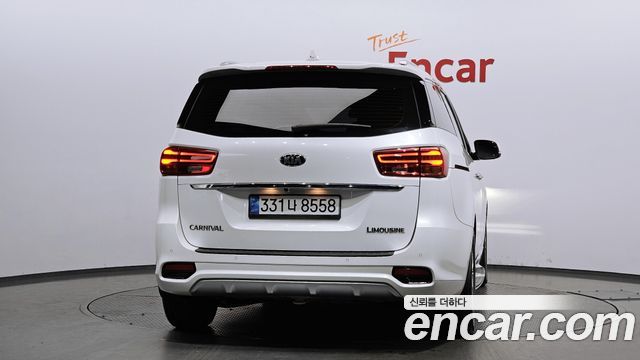 Kia Carnival 2020 thumb 4