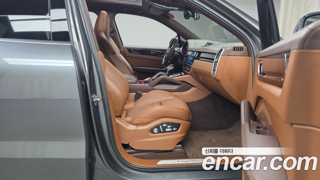 Porsche Cayenne 2020 thumb 12