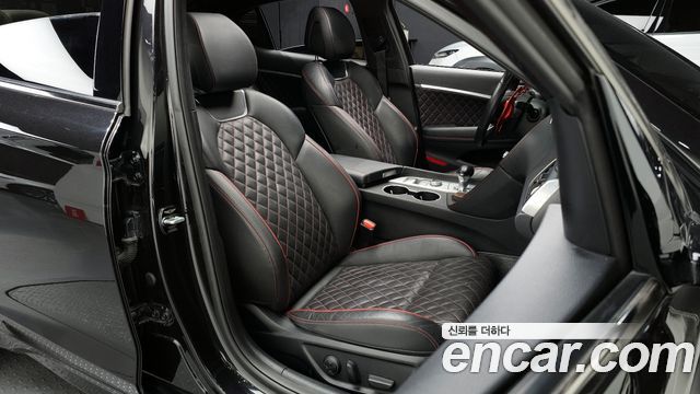 Genesis G70 2019 thumb 11