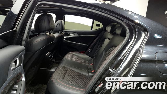 Genesis G70 2019 thumb 12