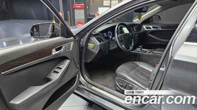 Genesis G80 2017 thumb 12