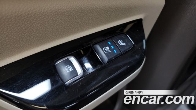 Kia Carnival 2021 thumb 12