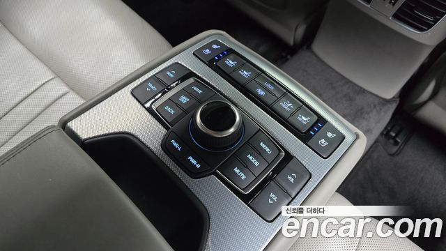Genesis G80 2019 thumb 12