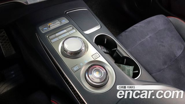 Genesis GV70 2022 thumb 10