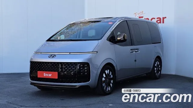 Hyundai Staria 2023 thumb 2