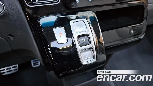 Hyundai Staria 2023 thumb 9