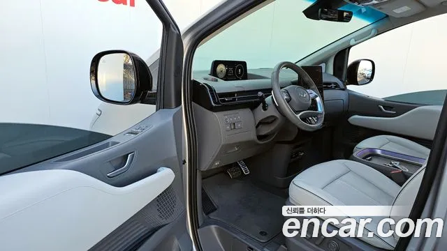 Hyundai Staria 2023 thumb 11