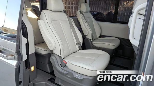 Hyundai Staria 2023 thumb 12