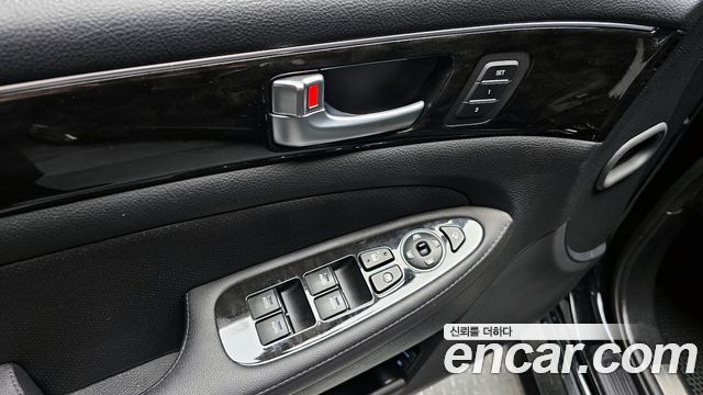 Hyundai Genesis 2011 thumb 12