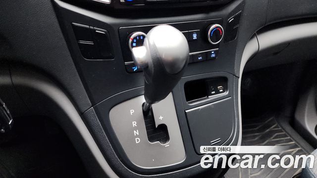 Hyundai Starex 2016 thumb 10
