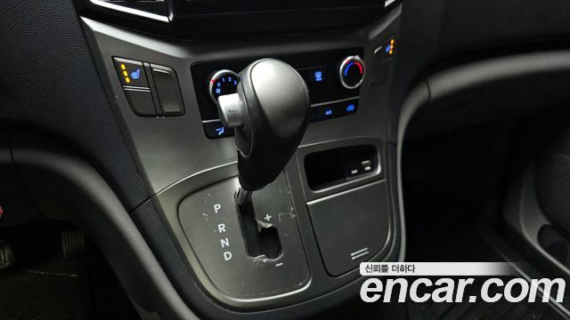 Hyundai Starex 2019 thumb 10