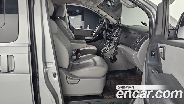 Hyundai Starex 2019 thumb 10