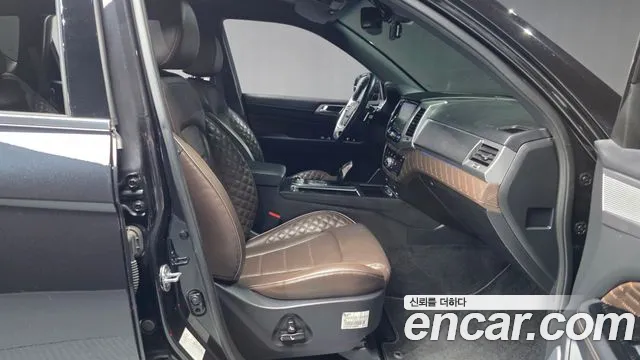 SsangYong Rexton 2021 thumb 12
