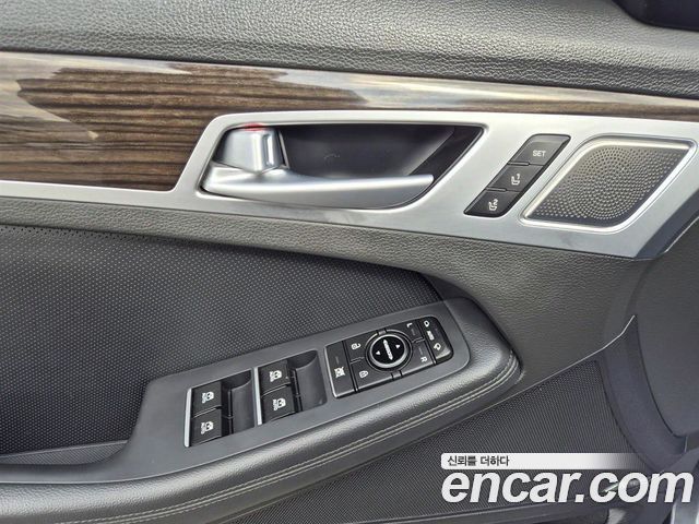 Genesis G80 2018 thumb 8